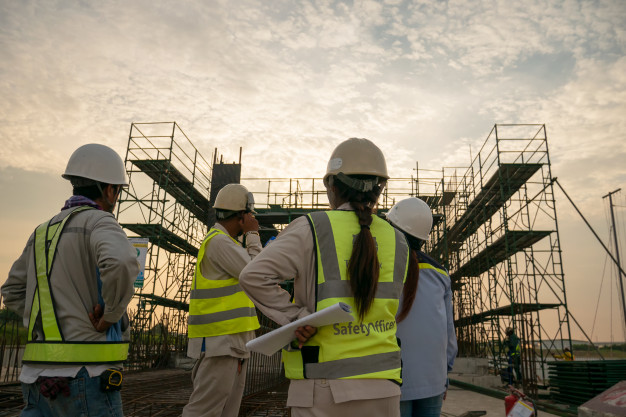 construction-engineer-construction-site-33835-1128.jpg