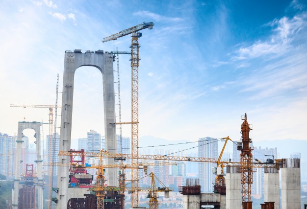 construction-tall-concrete-pylon-bridge-using-tower-crane-1112-1141.jpg